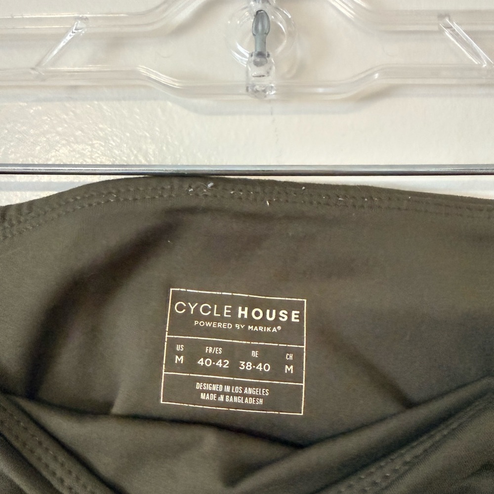 CYCLE HOUSE Womens Medium Olive Green Leggings 7/8 length Zip Pocket - Picture 6 of 11